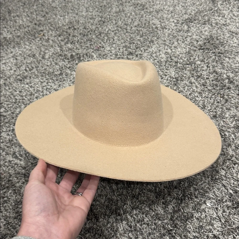 New Gigi Pip DAKOTA TRIANGLE CROWN HAT - CREAM BLEMISHED - Picture 5 of 7